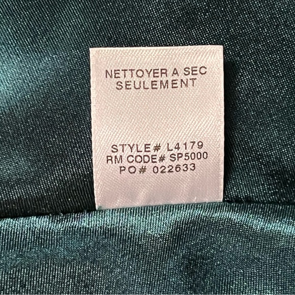 Laundry by Shelli Segal silk dress. - Picture 11 of 12